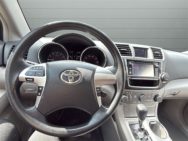 2013 Toyota Highlander Base Plus photo 14