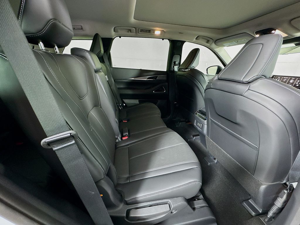 2026 Infiniti QX60 Luxe photo 32