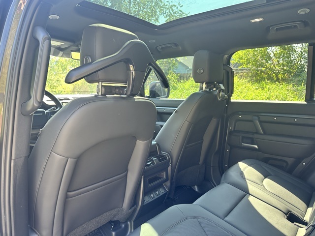 2025 Land Rover Defender 110 S photo 16
