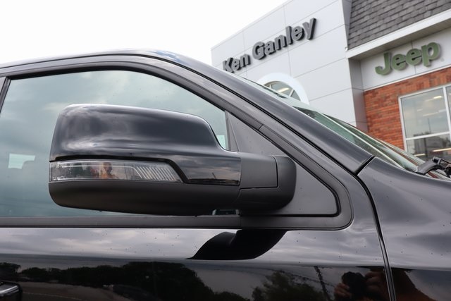 2025 Ram 1500 Big Horn Night Edition photo 2