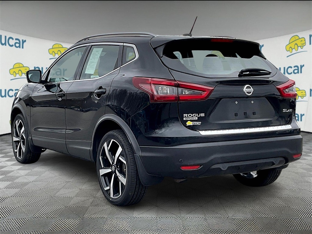 2022 Nissan Rogue Sport SL photo 3