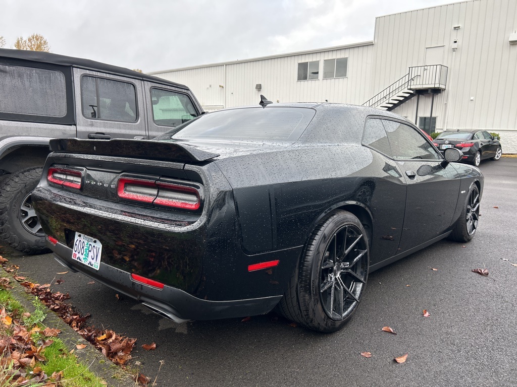 2018 Dodge Challenger R/T photo 2