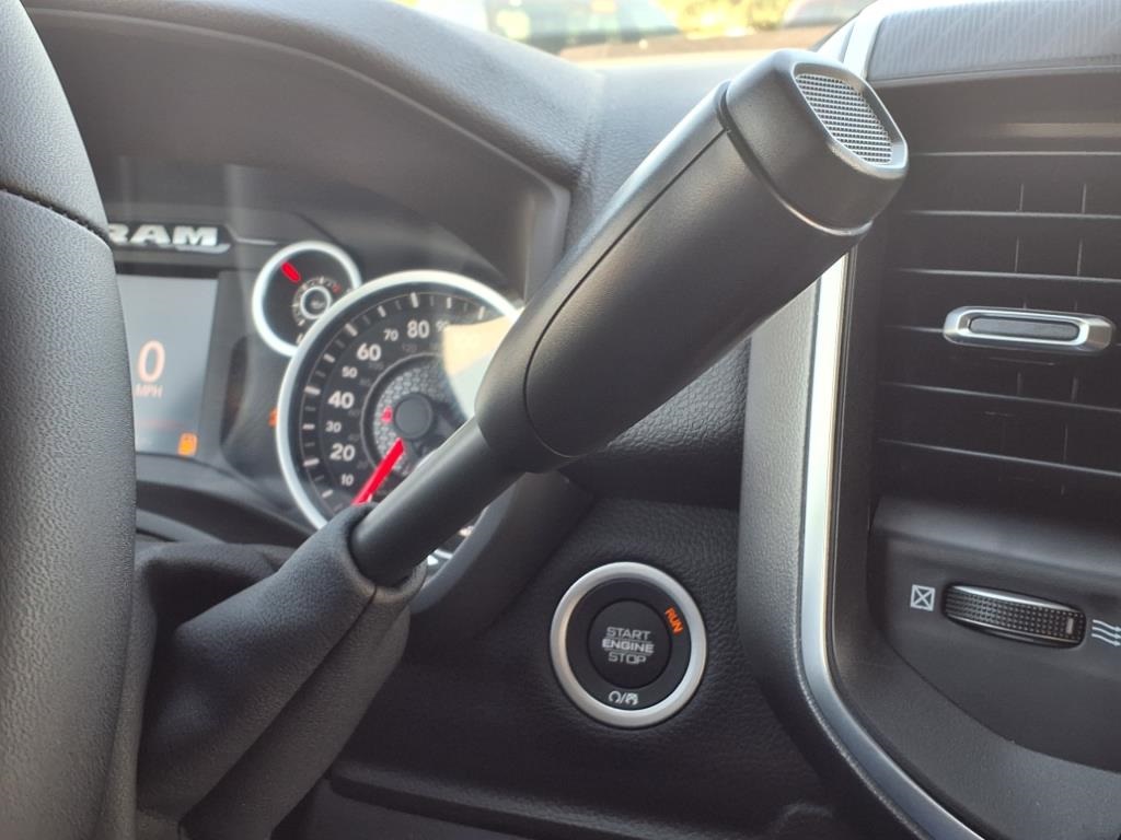 2025 Ram 2500 Big Horn photo 18