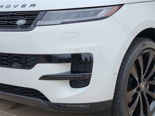 2025 Land Rover Range Rover Sport SE photo 3