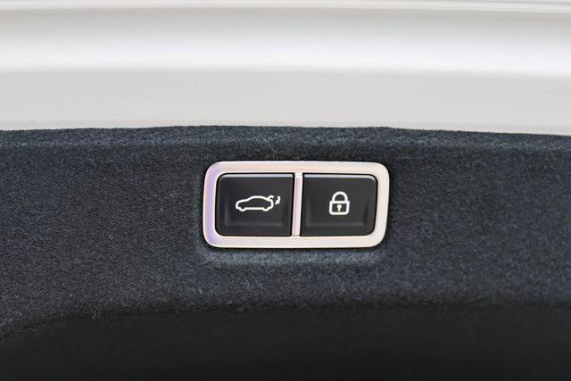 New 2025 White Hyundai Limited image 7
