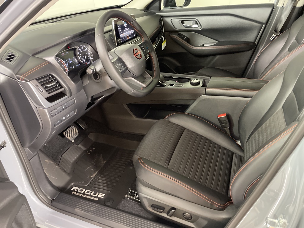 2026 Nissan Rogue SV photo 16