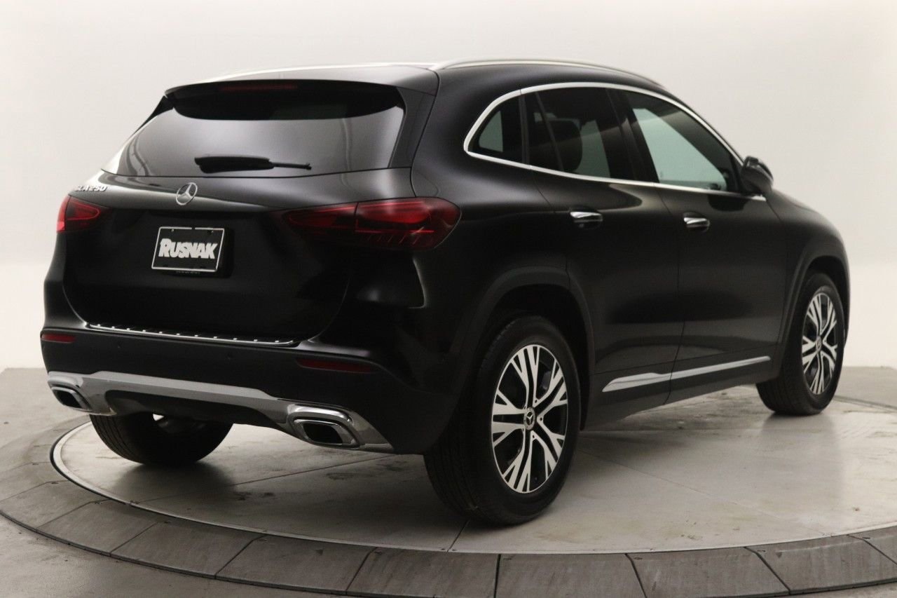 2025 Mercedes Benz GLA 250 photo 4