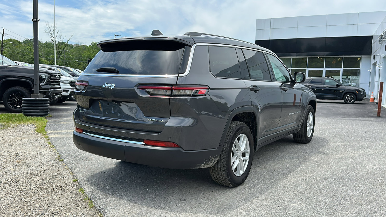 2024 Jeep Grand Cherokee Laredo X photo 4