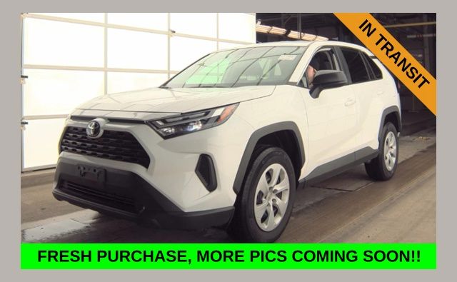 2024 Toyota RAV4 LE's photo