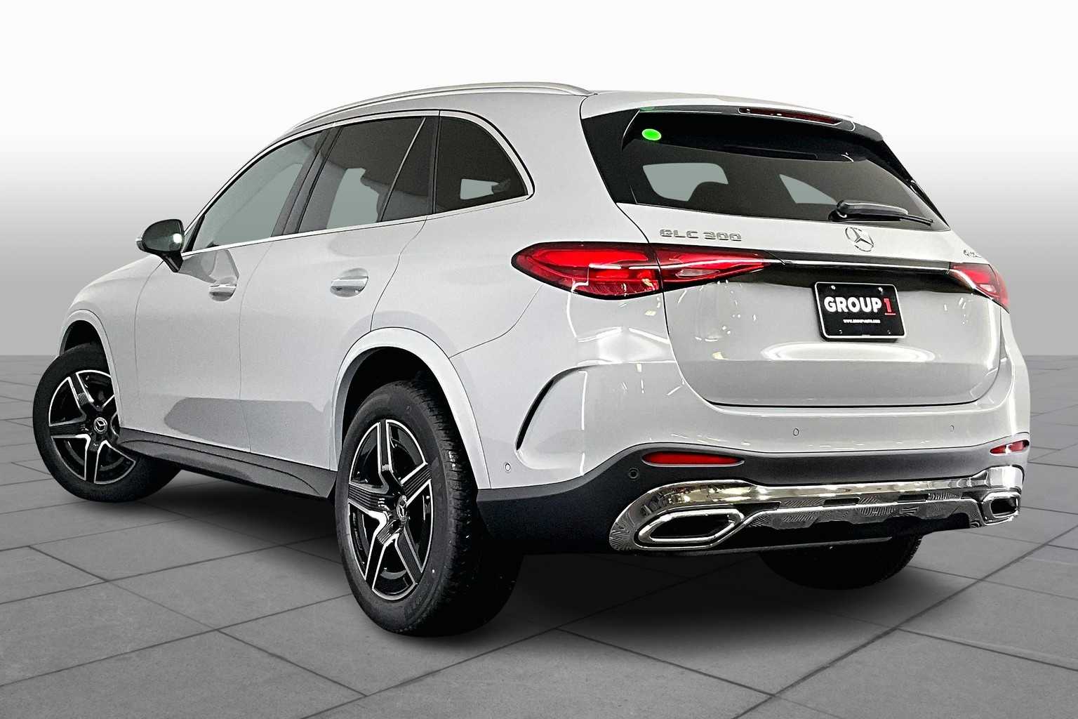 2026 Mercedes Benz GLC 300 4MATIC photo 4