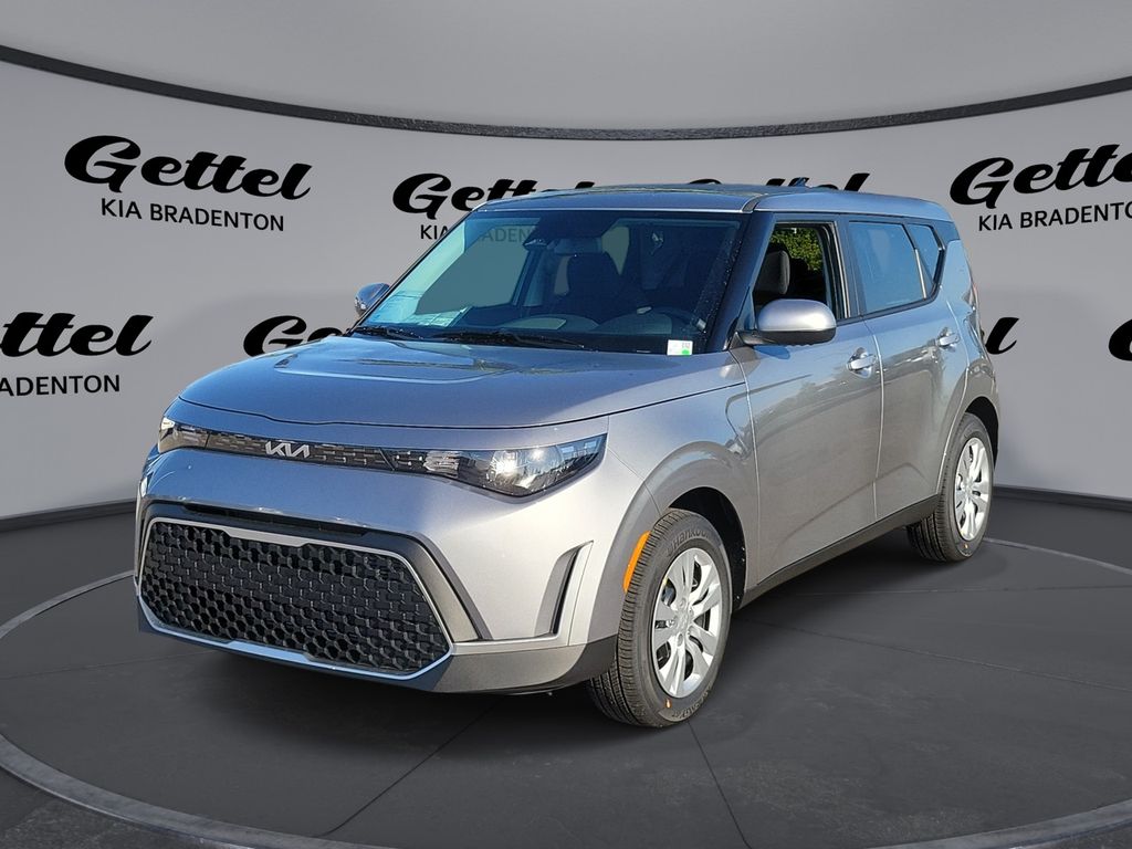2025 Kia Soul LX's photo