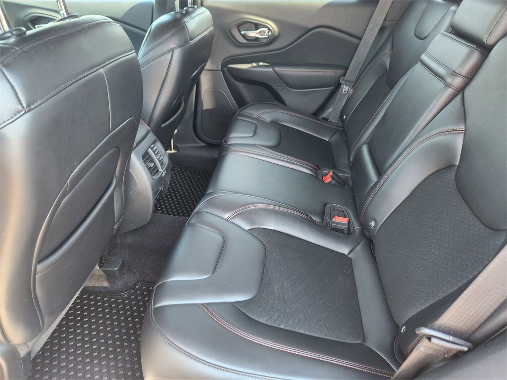2019 Jeep Cherokee Trailhawk photo 17