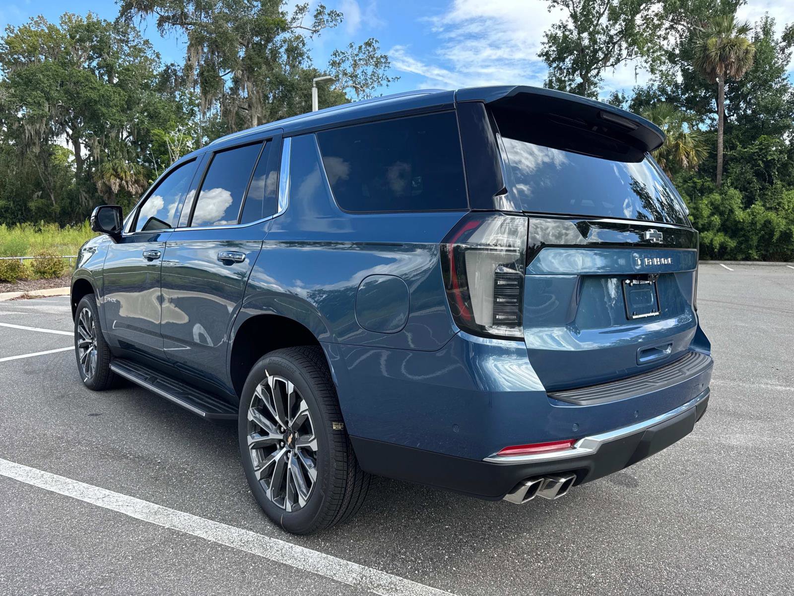 2025 Chevrolet Tahoe High Country photo 4