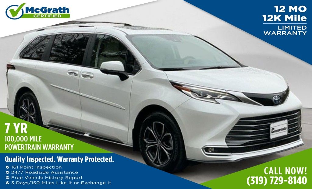 2025 Toyota Sienna Platinum's photo