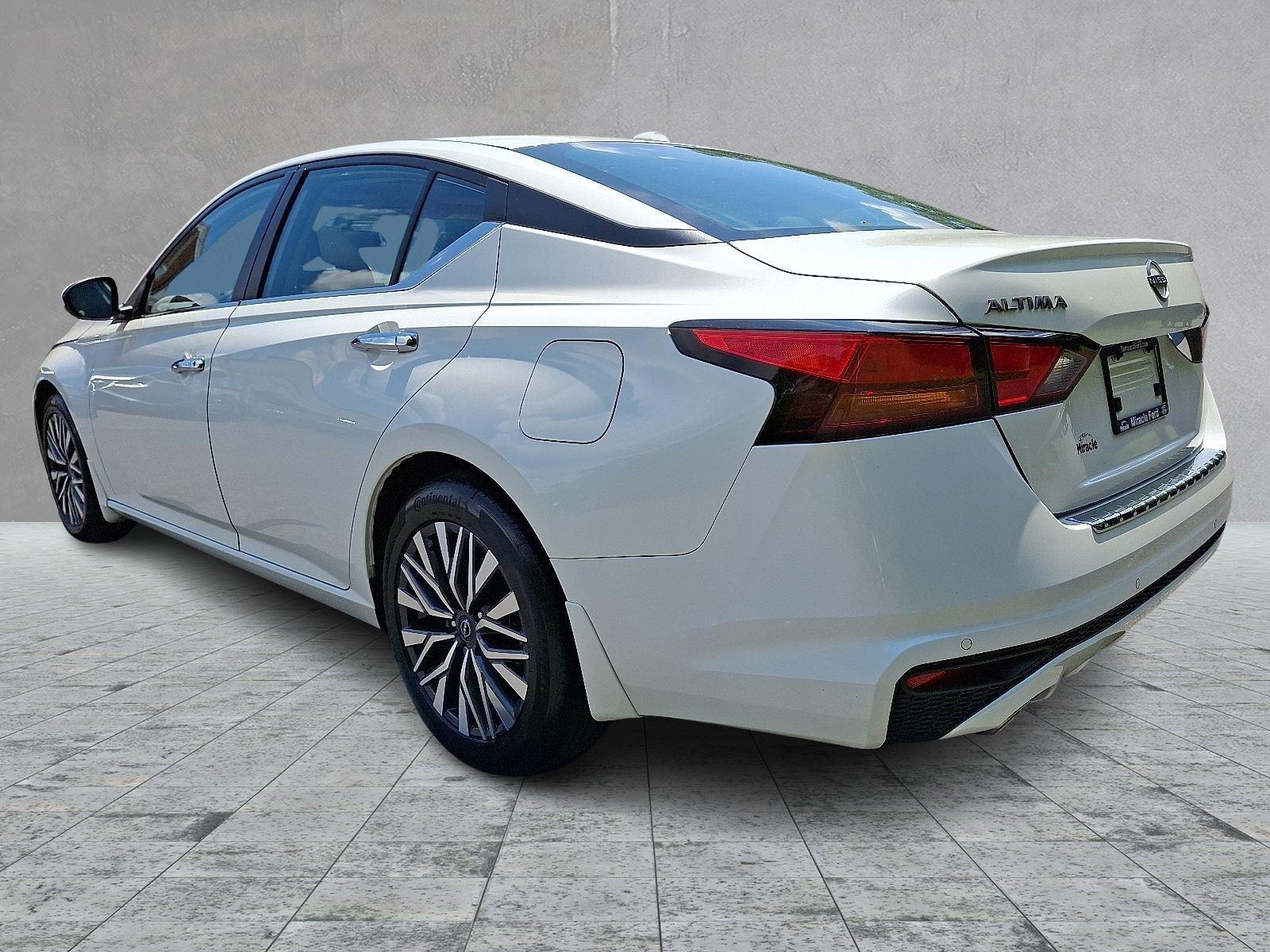 2023 Nissan Altima 2.5 SV photo 4