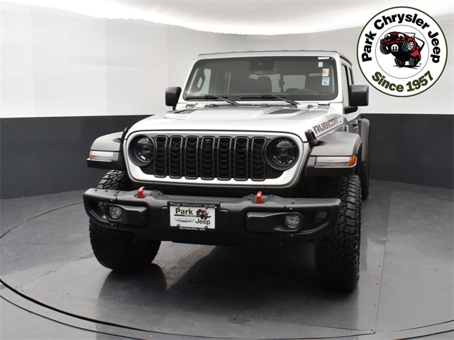 2019 Jeep Wrangler Unlimited Sahara photo 2