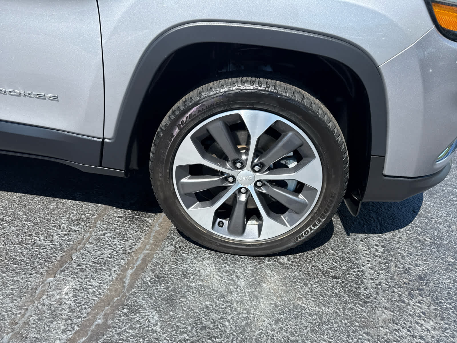 2022 Jeep Cherokee Limited photo 26
