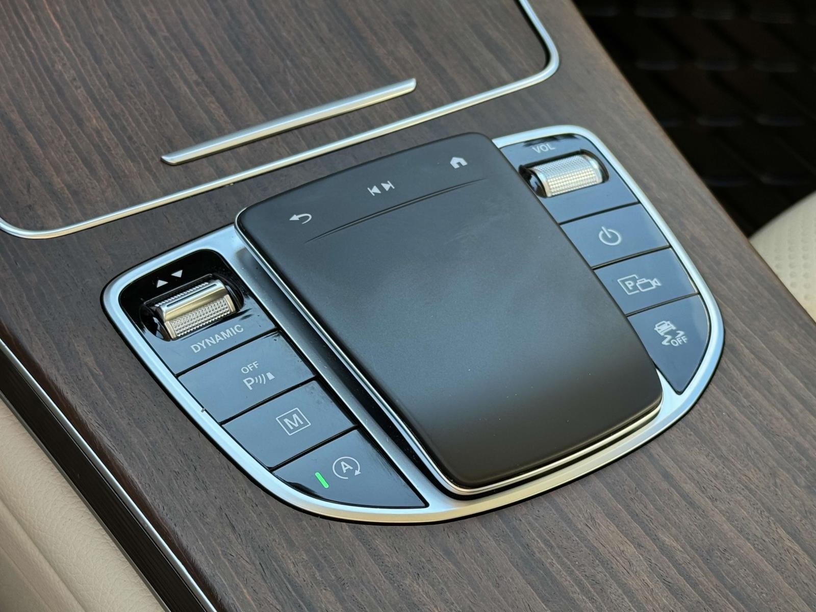 2022 Mercedes Benz GLC 300 4MATIC photo 4