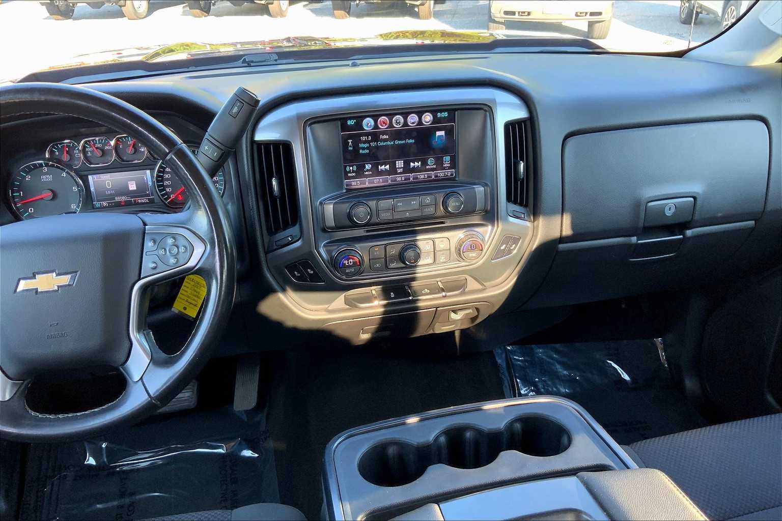 2017 Chevrolet Silverado 1500 LT photo 6