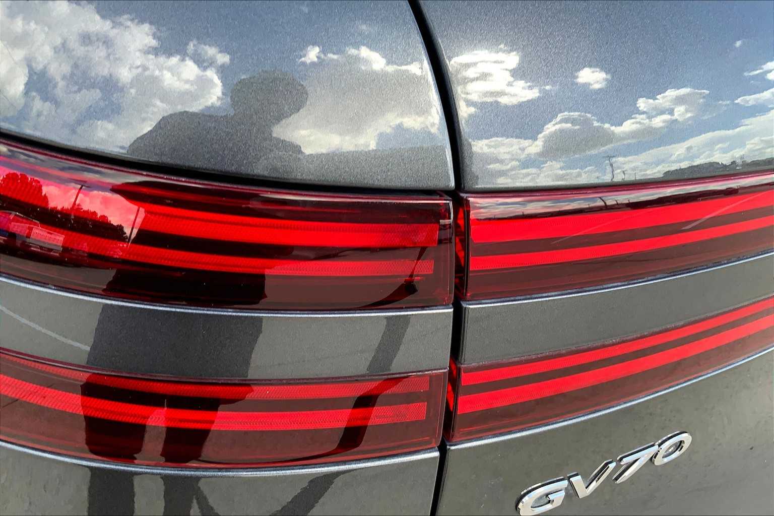 2022 Genesis GV70 3.5T Sport photo 26