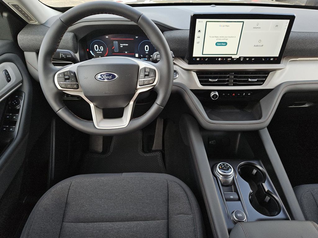 2026 Ford Explorer photo 4