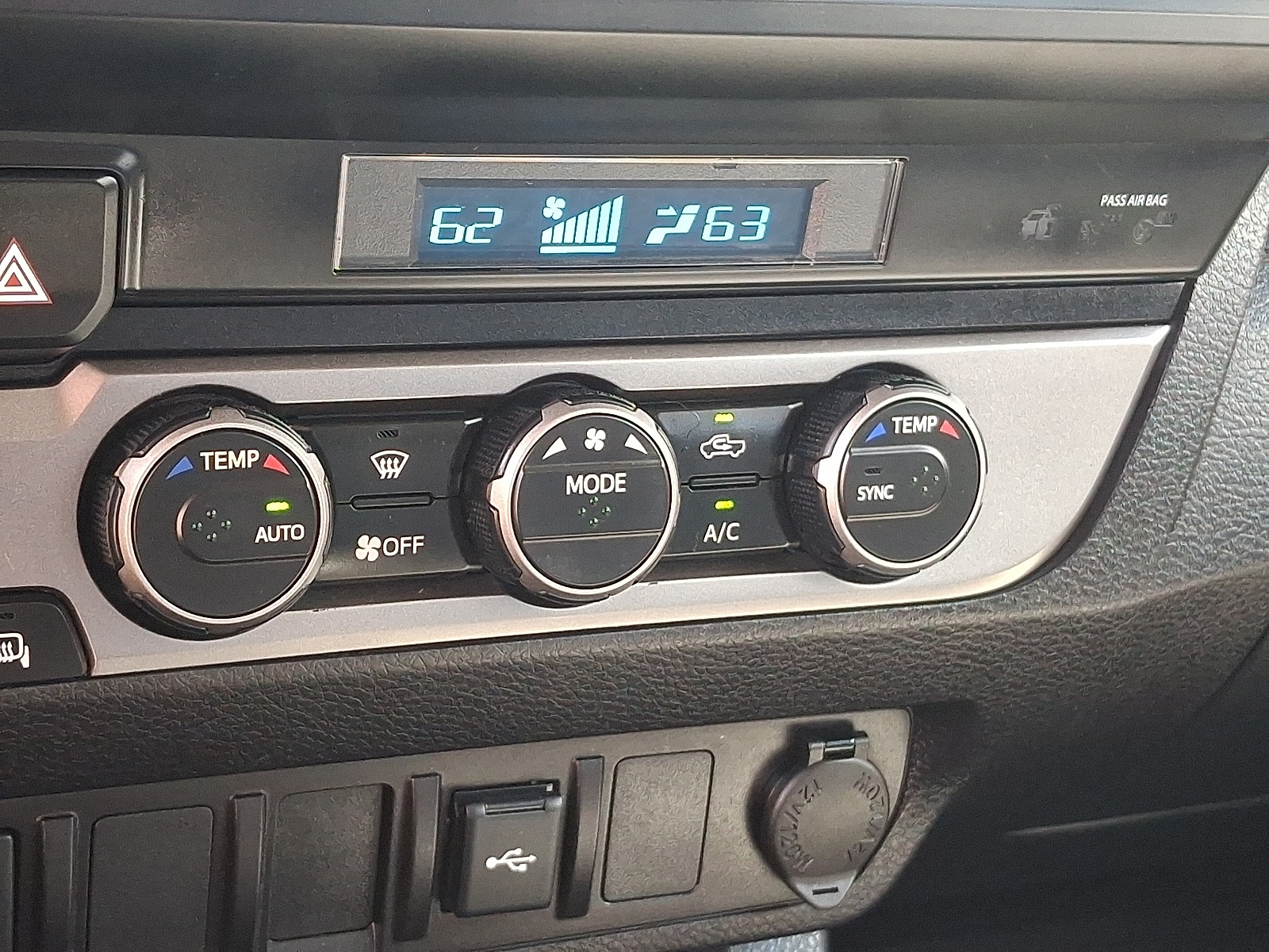 2022 Toyota Tacoma SR photo 16