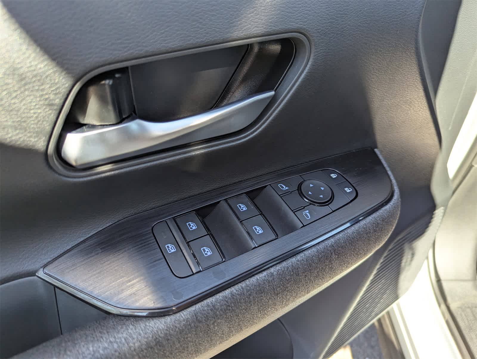 2026 Nissan Kicks SV photo 16
