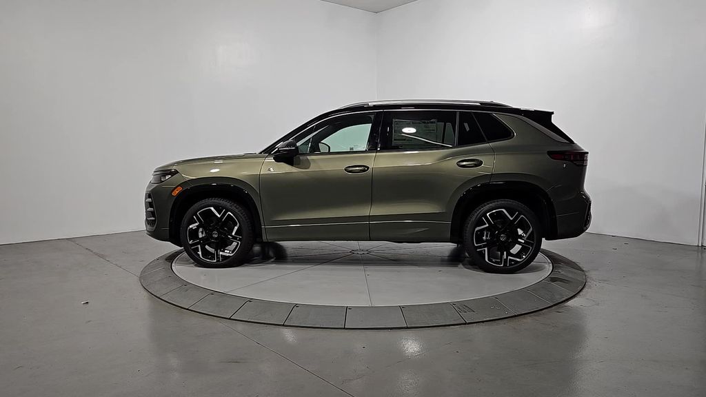 2026 Volkswagen Tiguan SEL R-Line photo 2