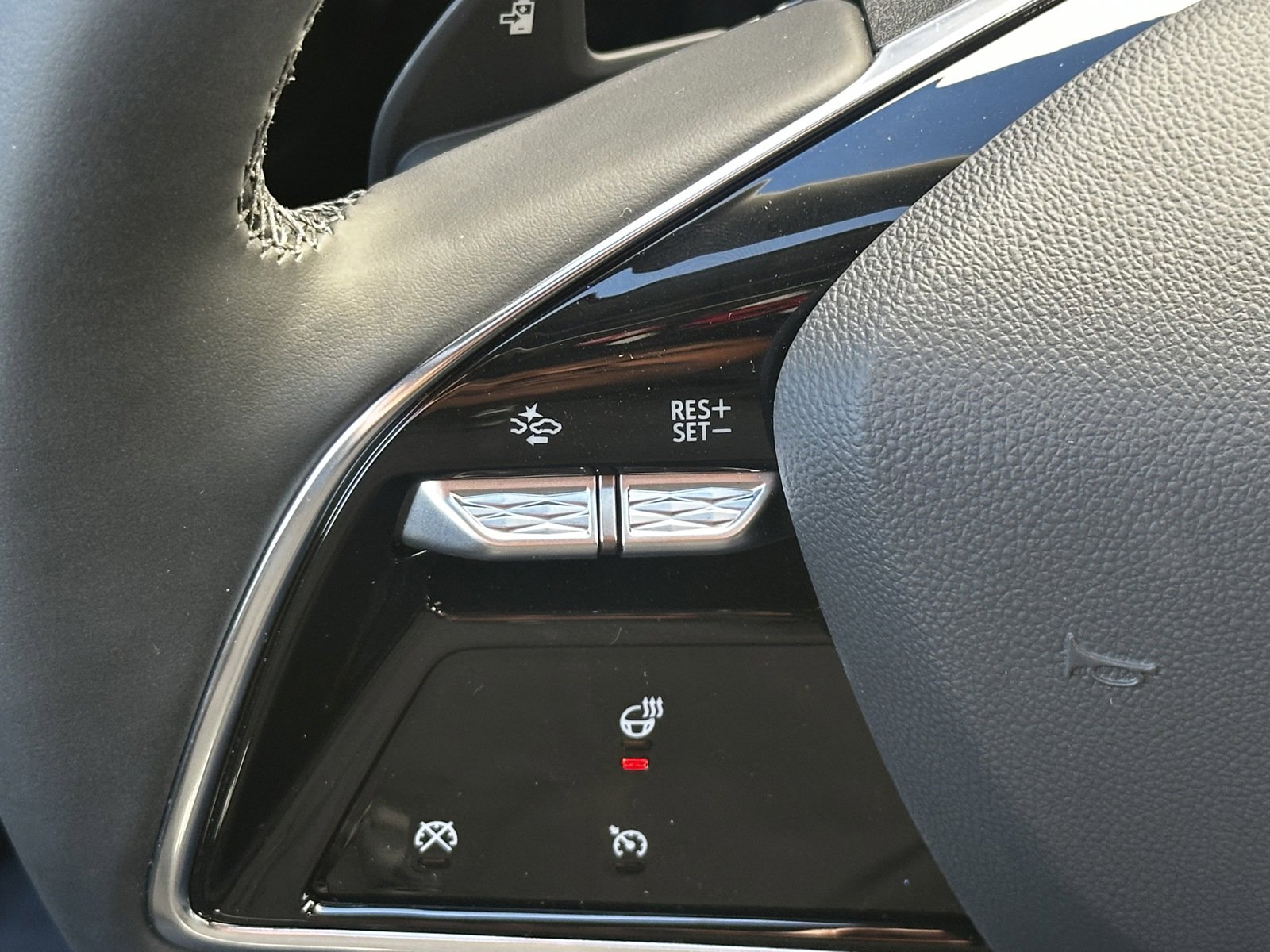 2025 Cadillac Lyriq Luxury photo 16