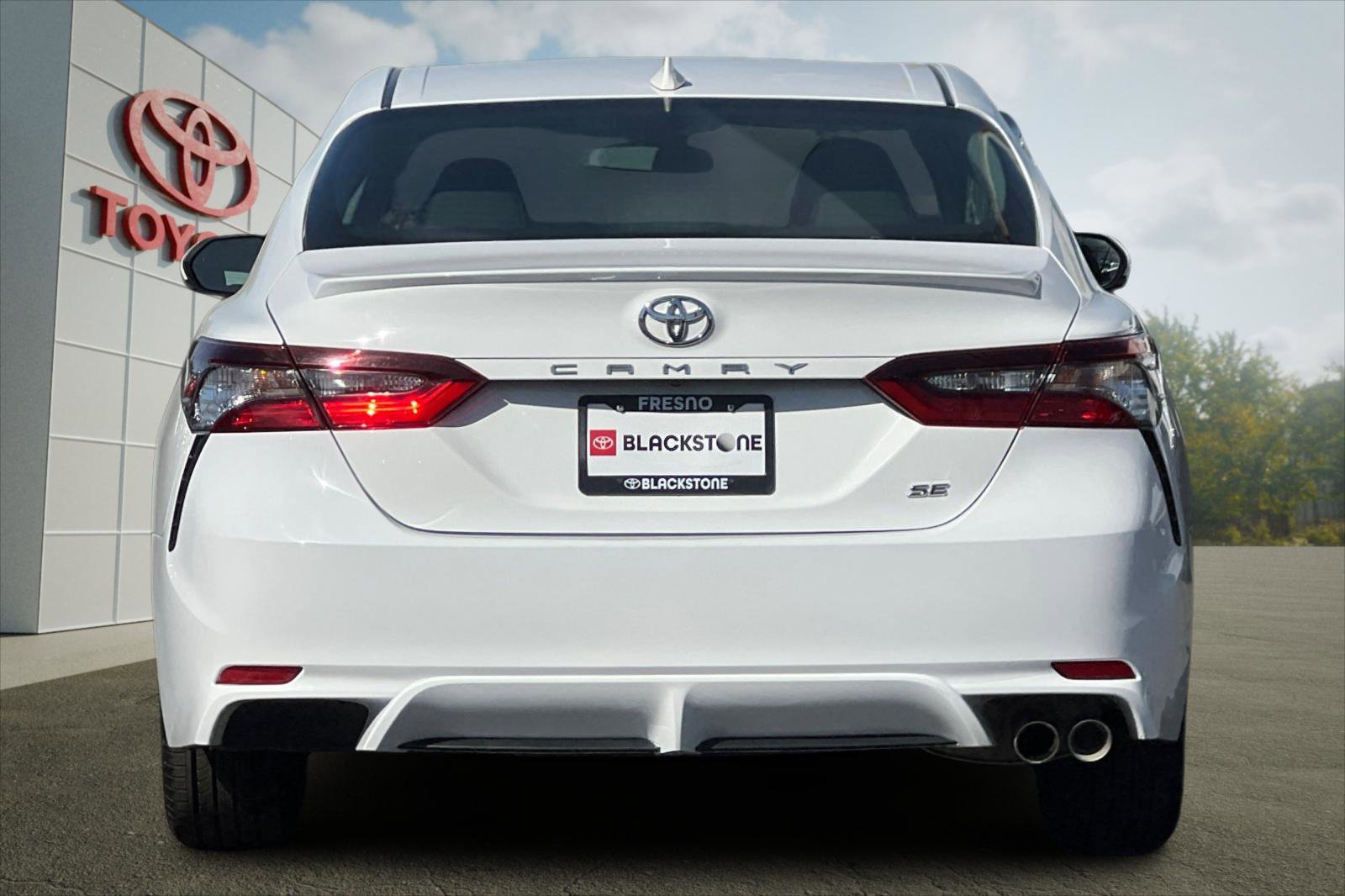 2024 Toyota Camry SE photo 4