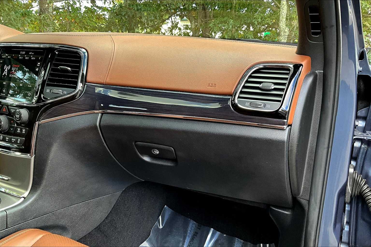 2021 Jeep Grand Cherokee Overland photo 16