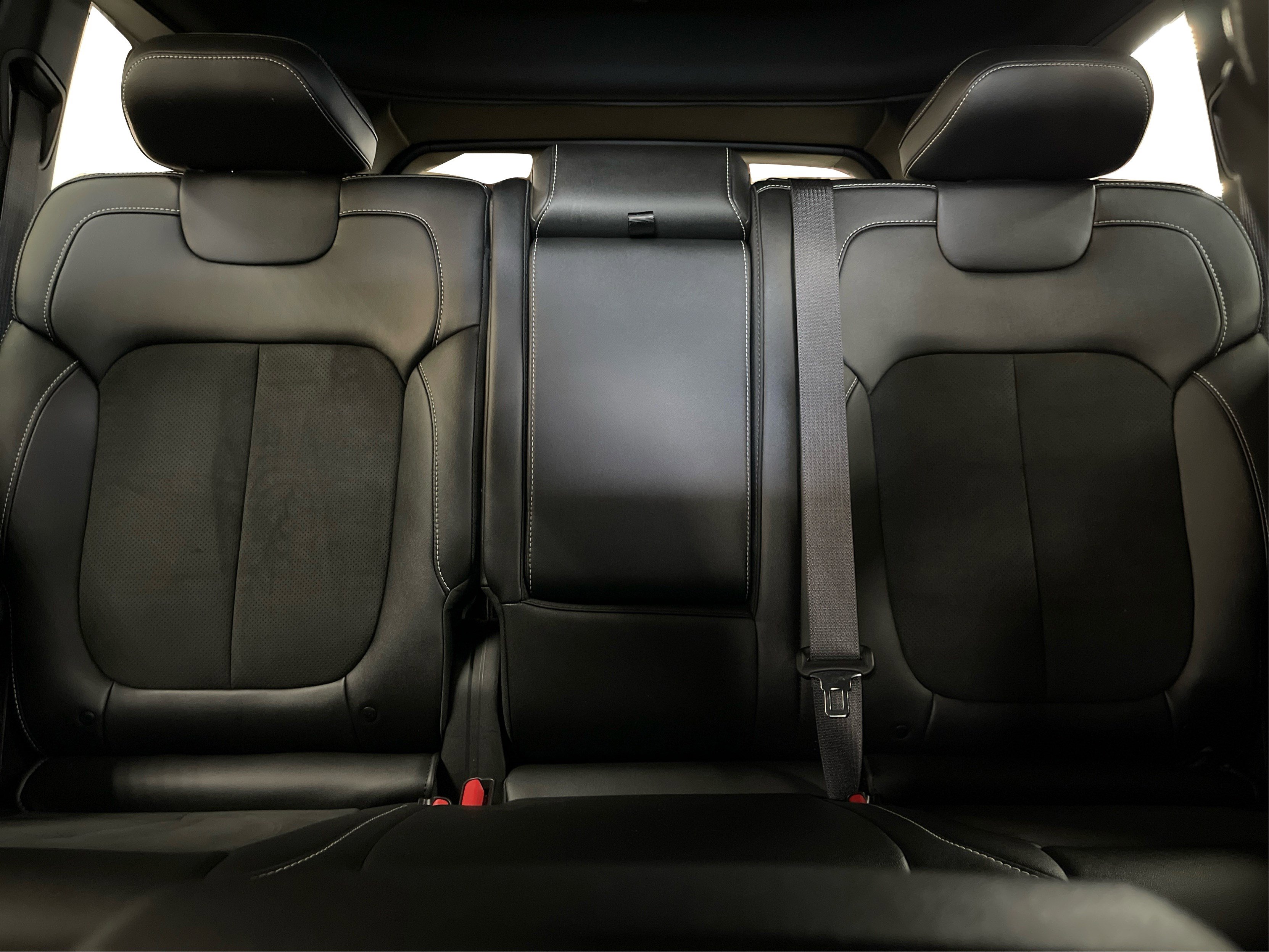 2023 Jeep Grand Cherokee Altitude photo 13