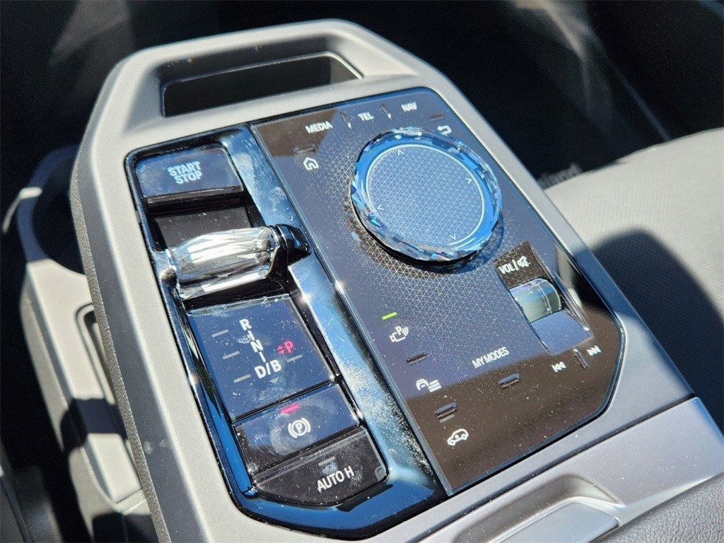 2025 Bmw iX iX M60 photo 17