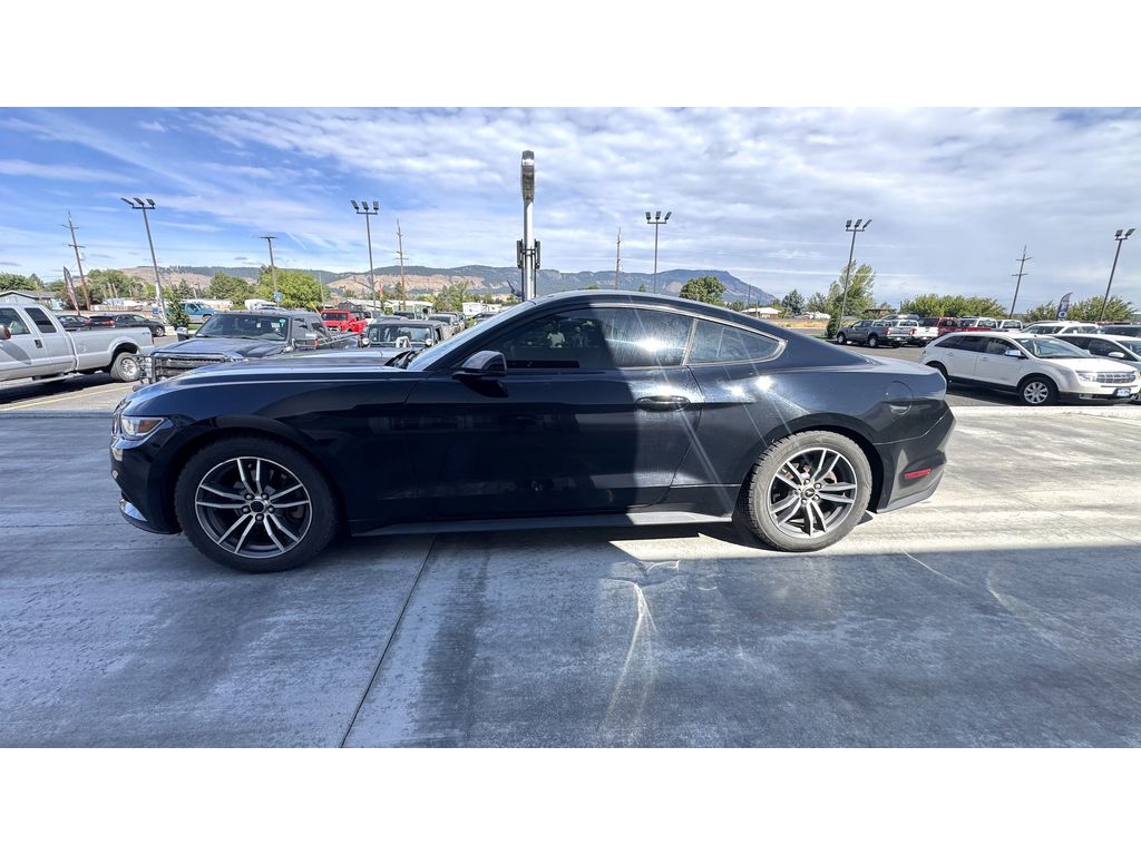 2016 Ford Mustang EcoBoost Premium photo 3