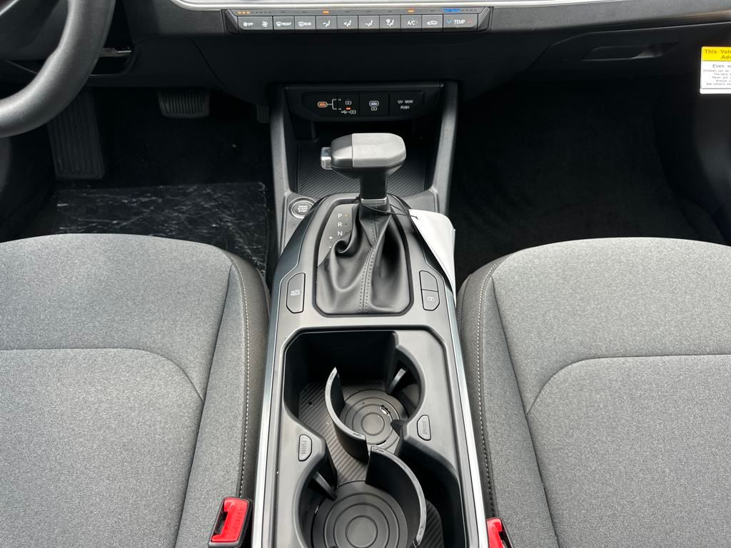 2025 Kia K4 LXS photo 22