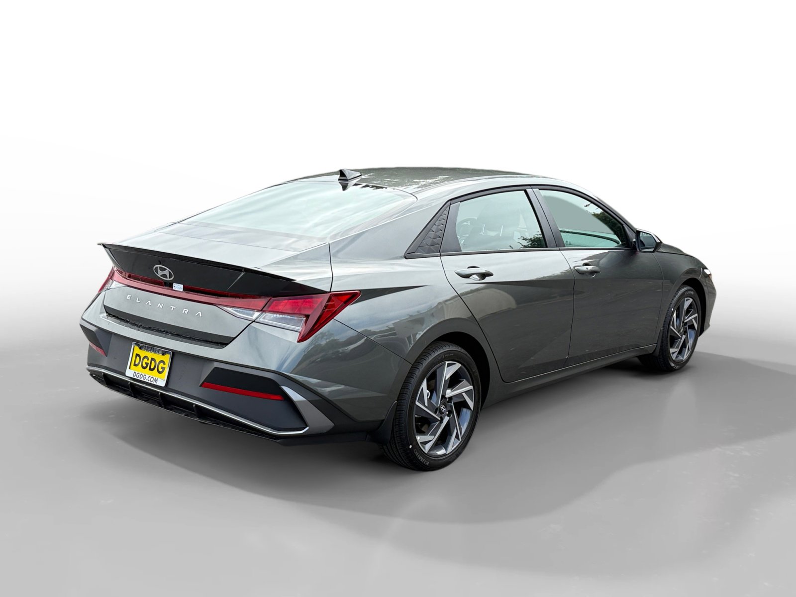 2025 Hyundai Elantra SEL Sport photo 5