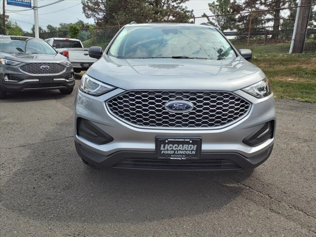2024 Ford Edge SE photo 2