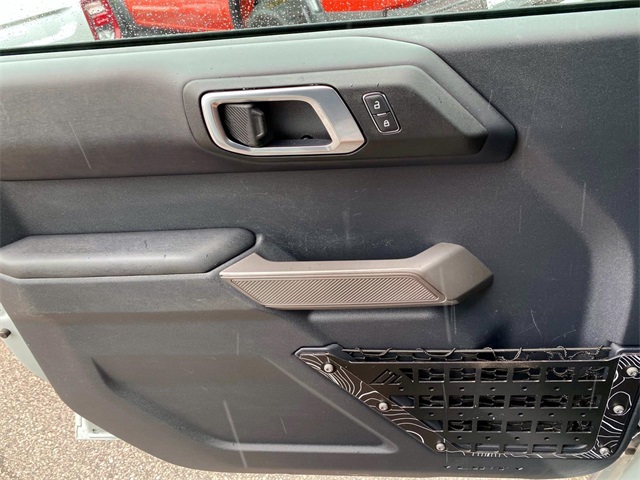 2021 Ford Bronco First Edition photo 20