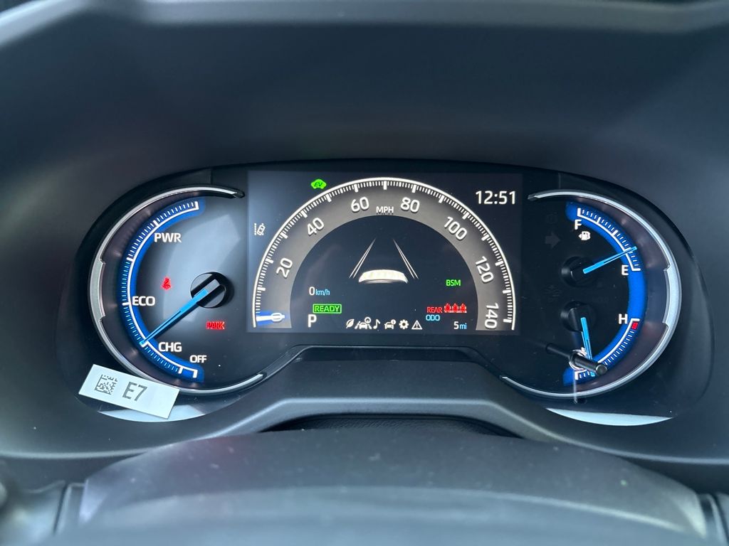2025 Toyota RAV4 Hybrid XLE photo 15