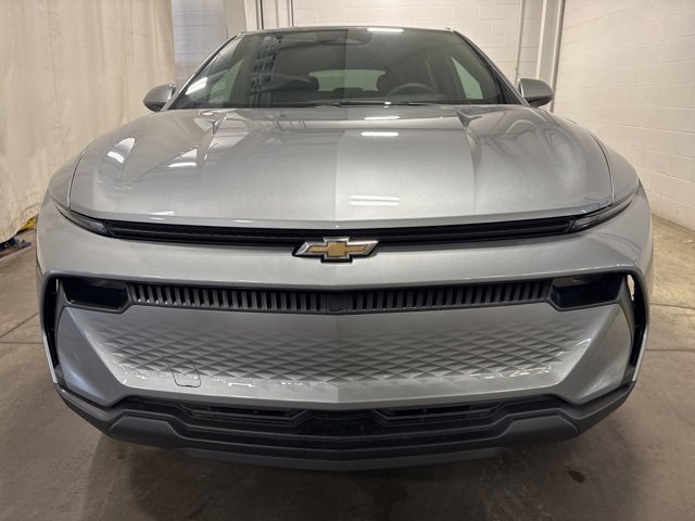 2025 Chevrolet Equinox EV 1LT photo 2