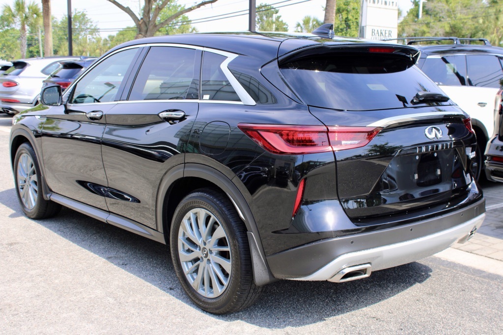 2024 Infiniti QX50 Luxe AWD photo 8