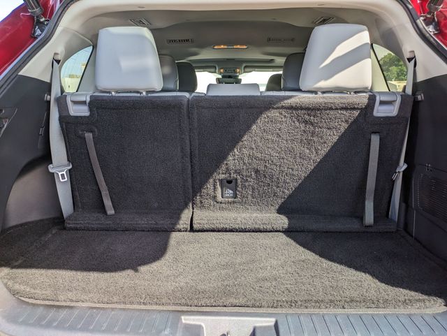 2023 Toyota Highlander L photo 21