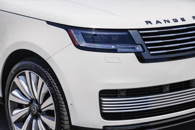2024 Land Rover Range Rover SV photo 4