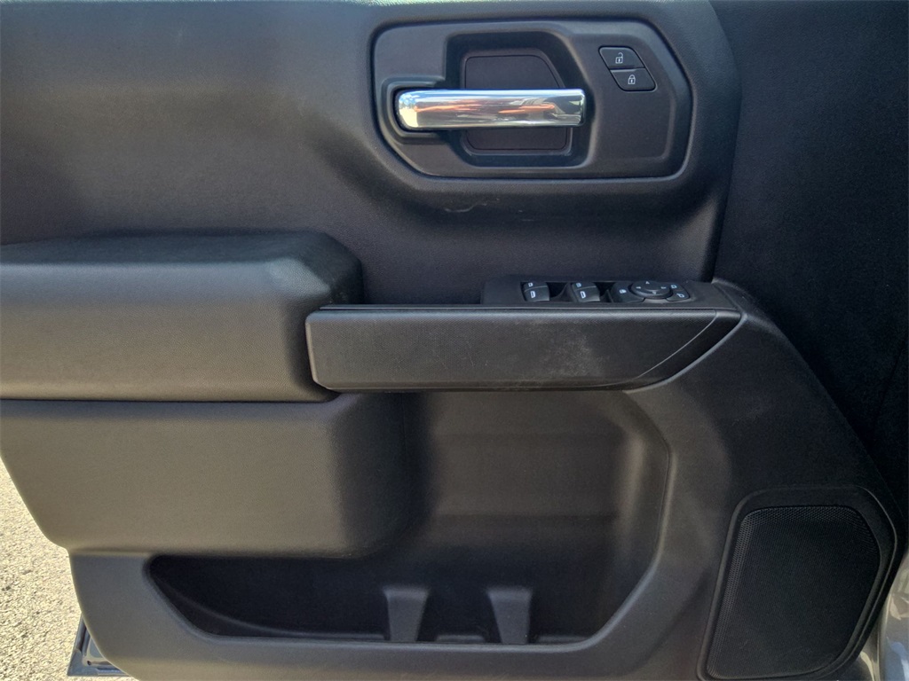 2021 Chevrolet Silverado 1500 Custom photo 23