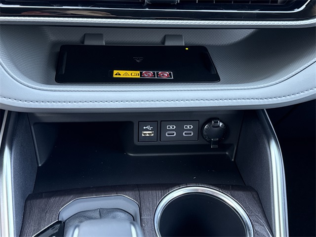2025 Toyota Highlander Platinum photo 31