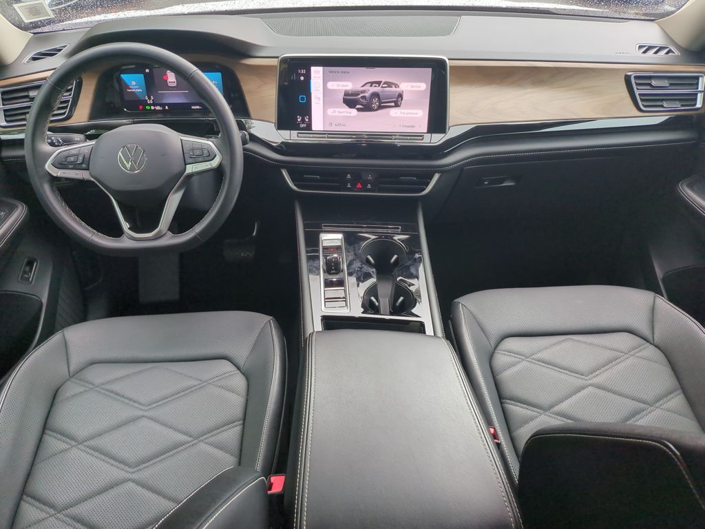 2024 Volkswagen Atlas SE Technology photo 11