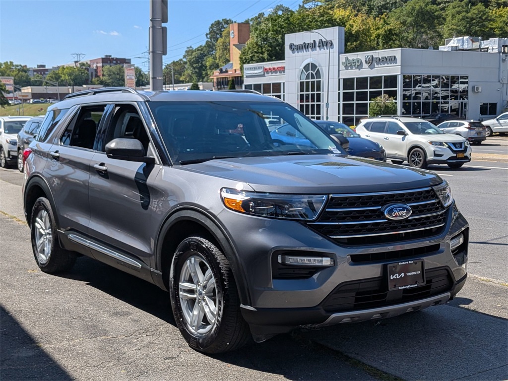 2021 Ford Explorer XLT photo 3