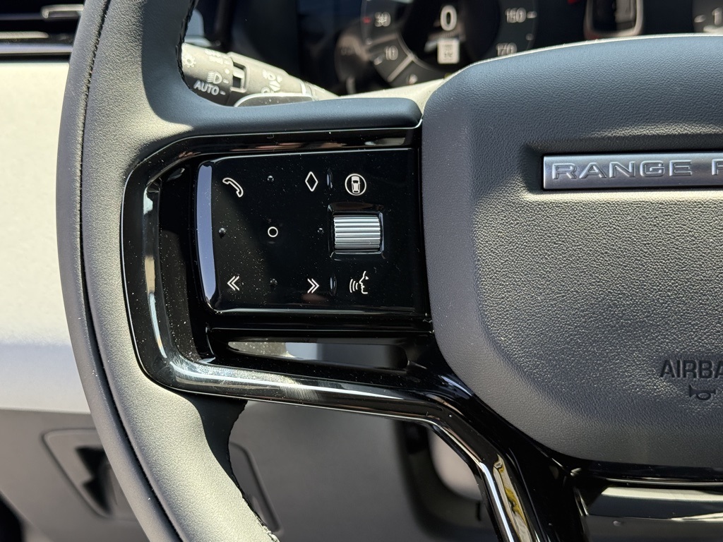 2026 Land Rover Range Rover Velar SE photo 14