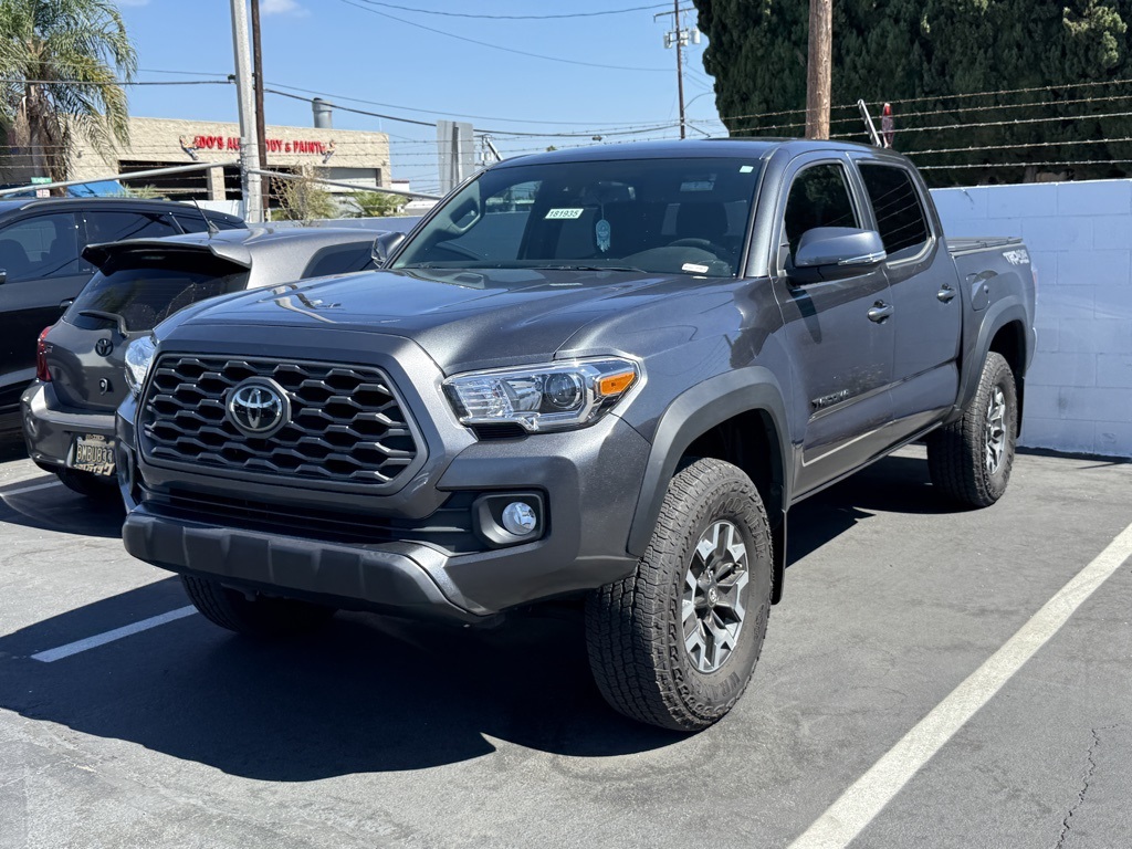 2023 Toyota Tacoma TRD Off-Road photo 2