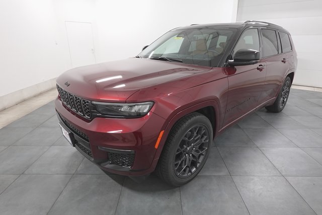 2025 Jeep Grand Cherokee L Summit Reserve photo 3